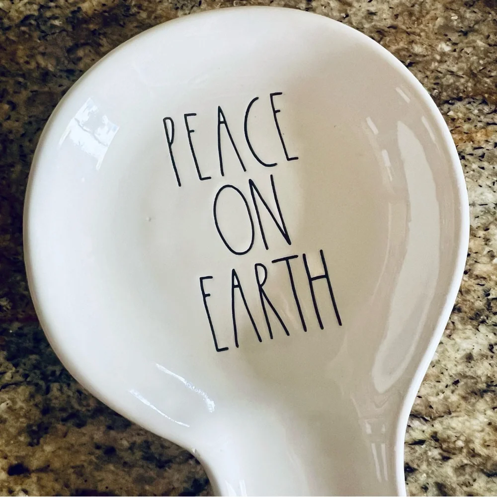 Rae Dunn NWT Peace on Earth Holiday Christmas Spoon Rest